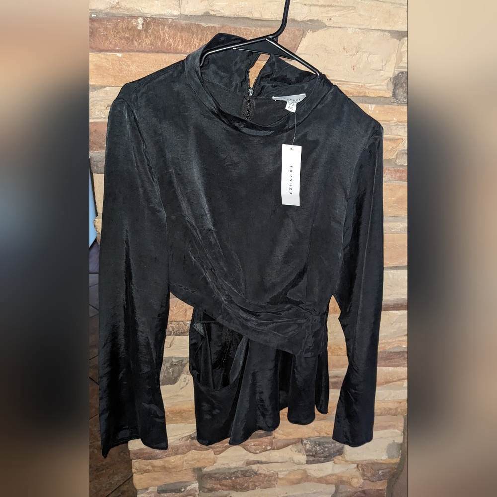 👠👠Black Satin-Effect Twist Front Long Sleeve Top